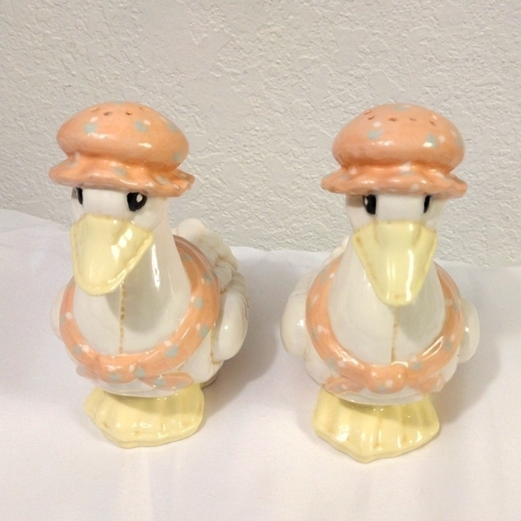 VINTAGE 1986 Sittre ceramics products mother goose salt and pepper shakers - Picture 1 of 11